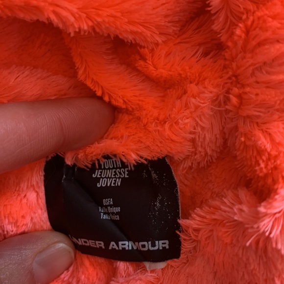 Youth Under Armour beanie - Picture 3 of 4